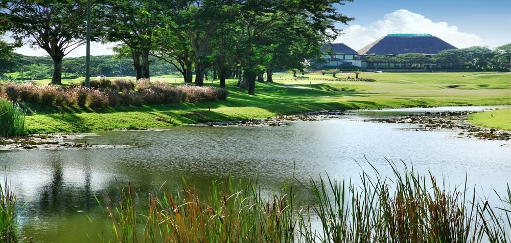 Ciputra Golf, Club & Hotel Surabaya Exteriör bild